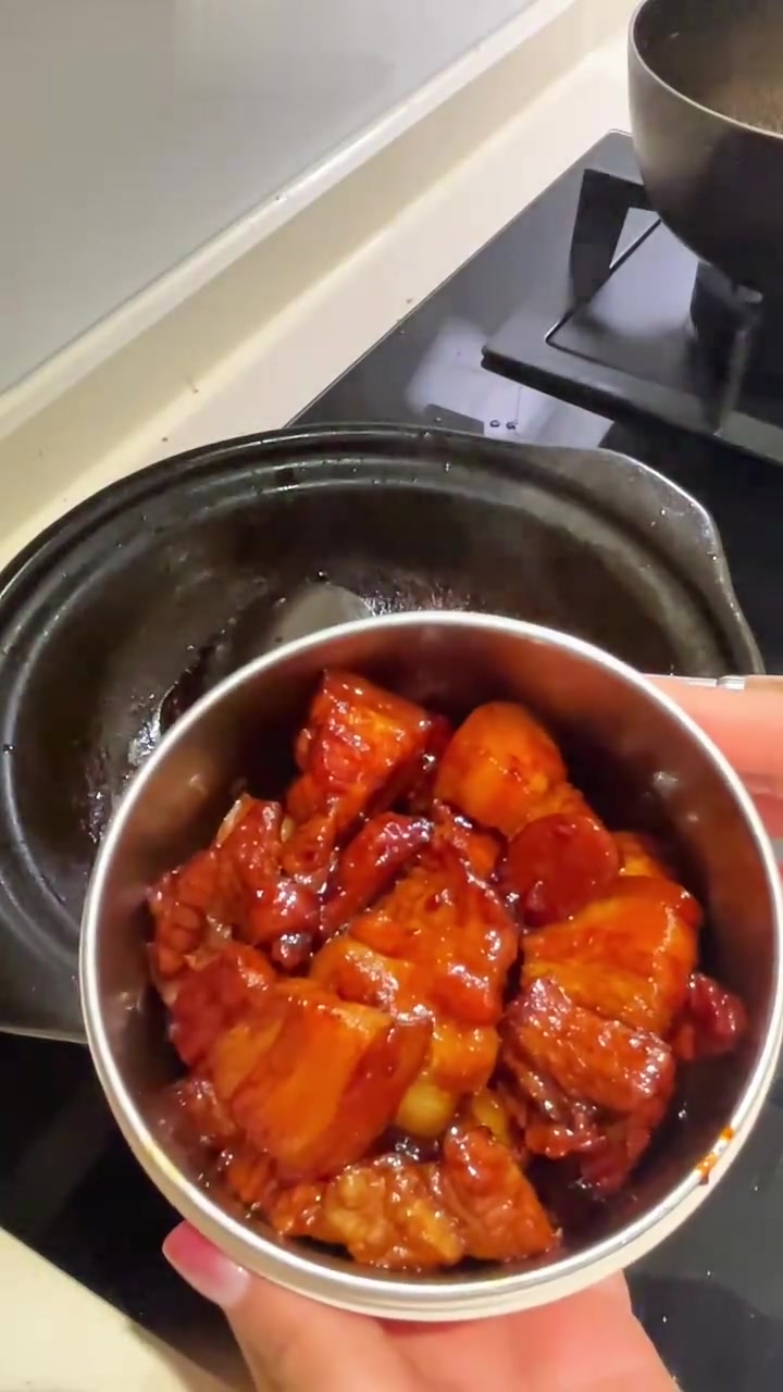 拒绝外卖｜上班带饭第223天今日菜单：红烧肉酸辣土豆丝
