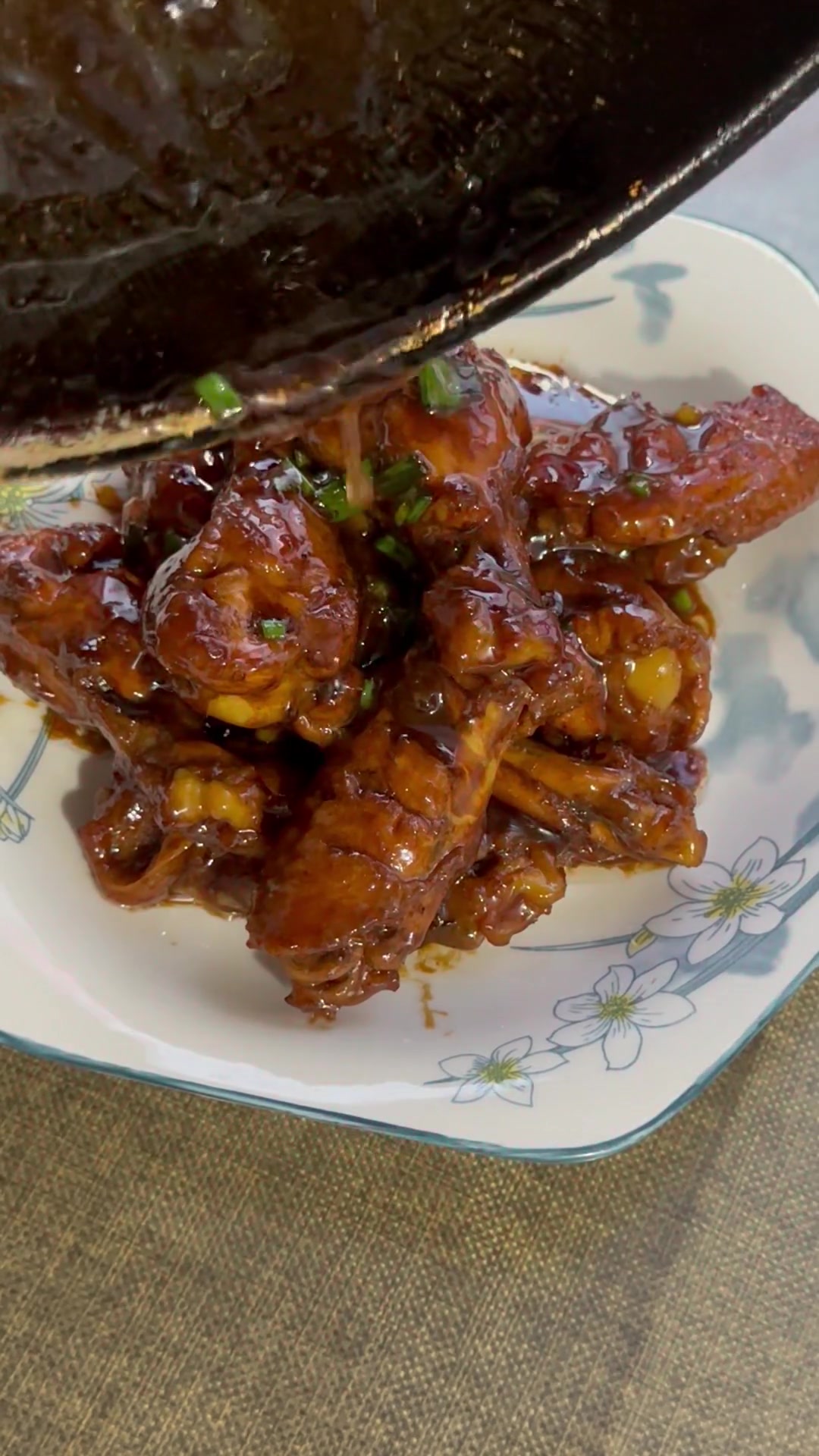 简单！不用可乐的红烧鸡翅做法来啦~