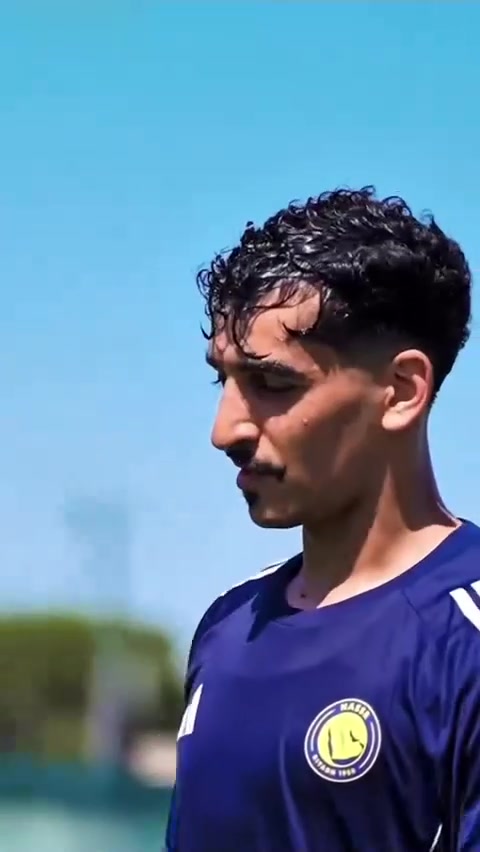 C罗社媒晒肌肉照，这才是40岁中年男人该有得身材跟气质！