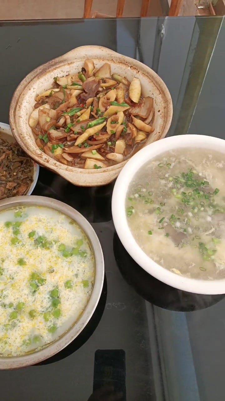豌豆蒸鸡蛋汤咸菜煮鳌鱼等美食大集合