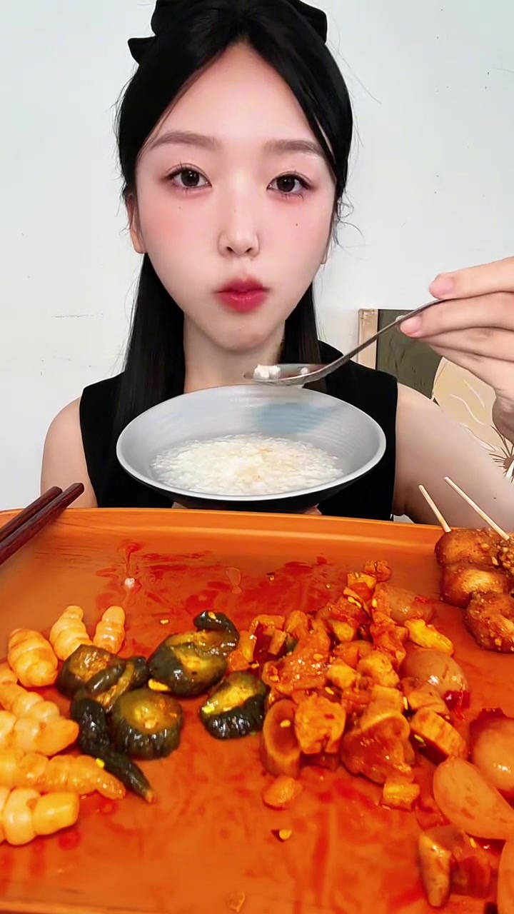咸菜粥，多久没吃了，很想念这一口