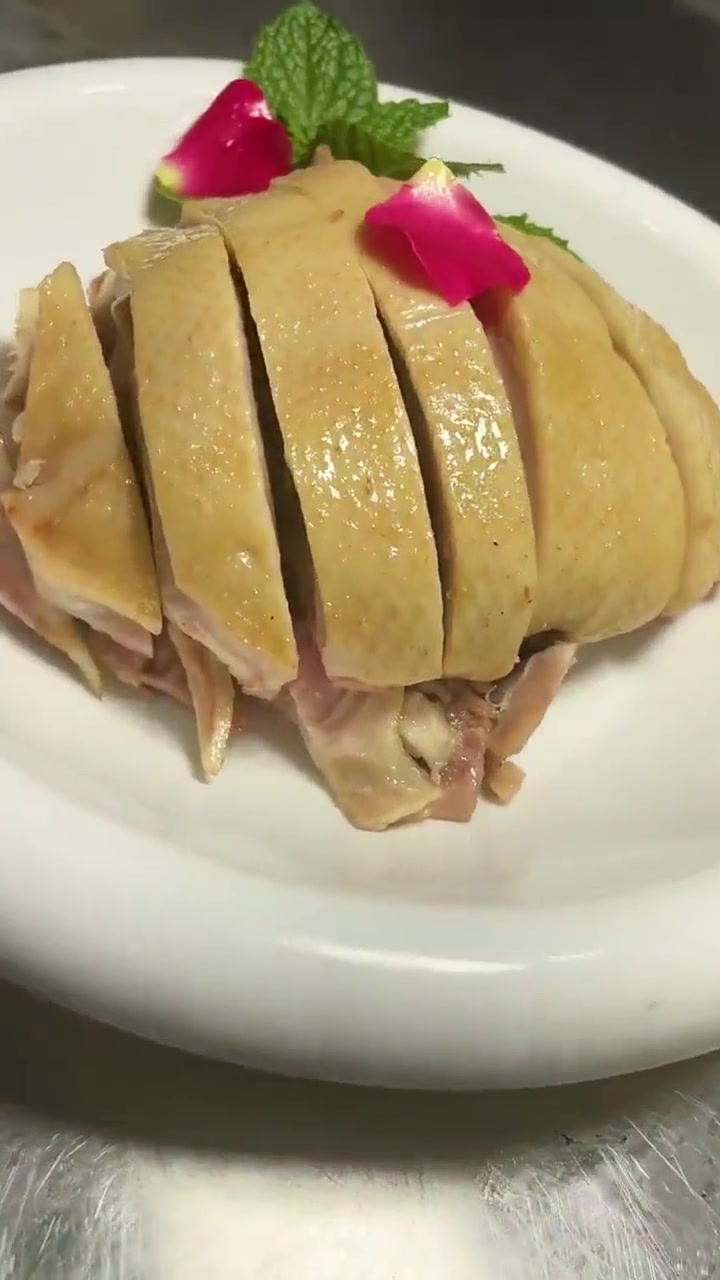 精致盐水鸭摆盘