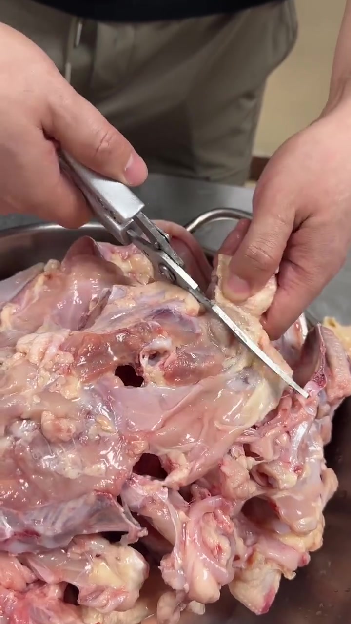 学做铁板鸡架的一天