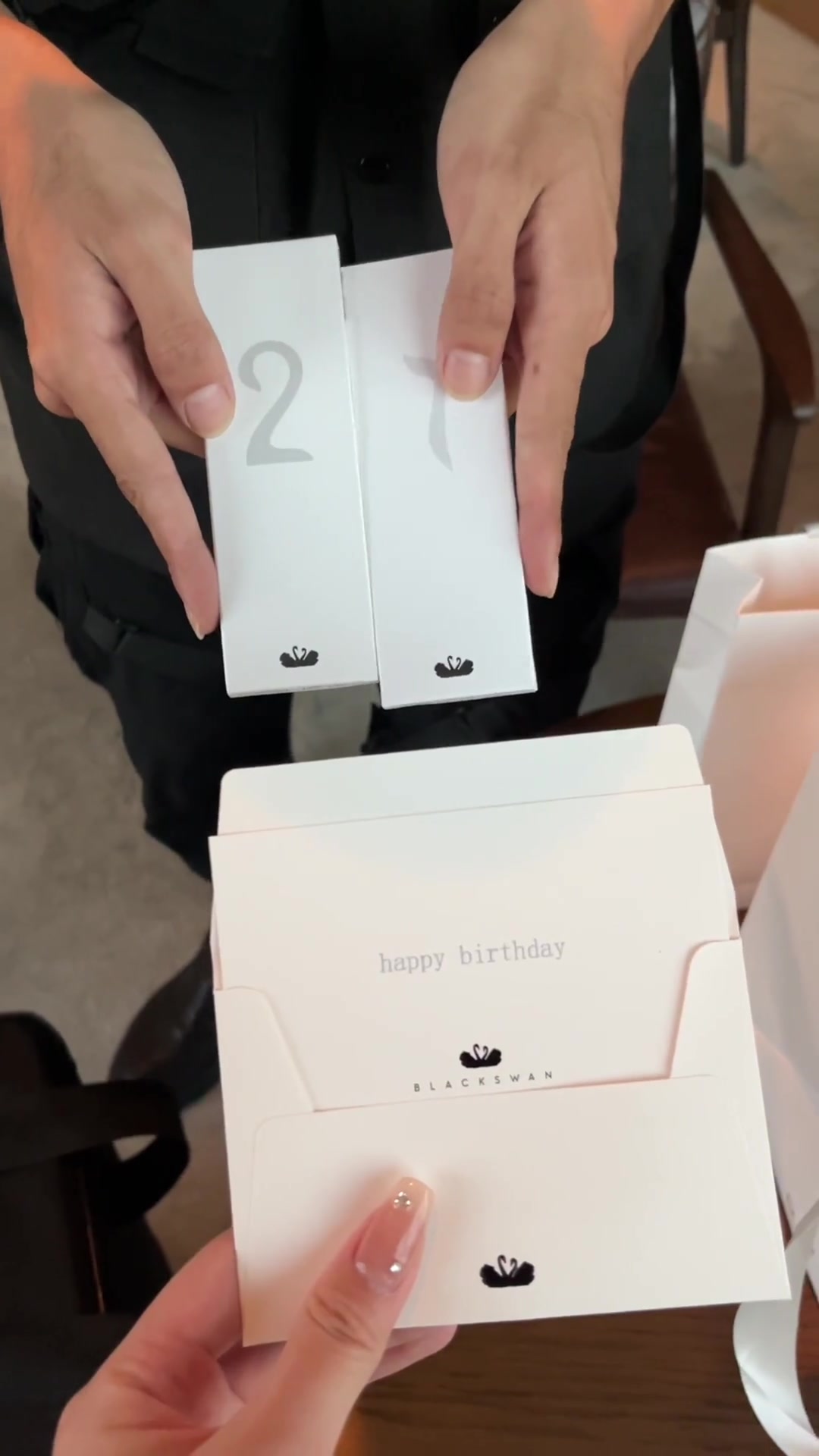 21岁的黑天鹅蛋糕配送