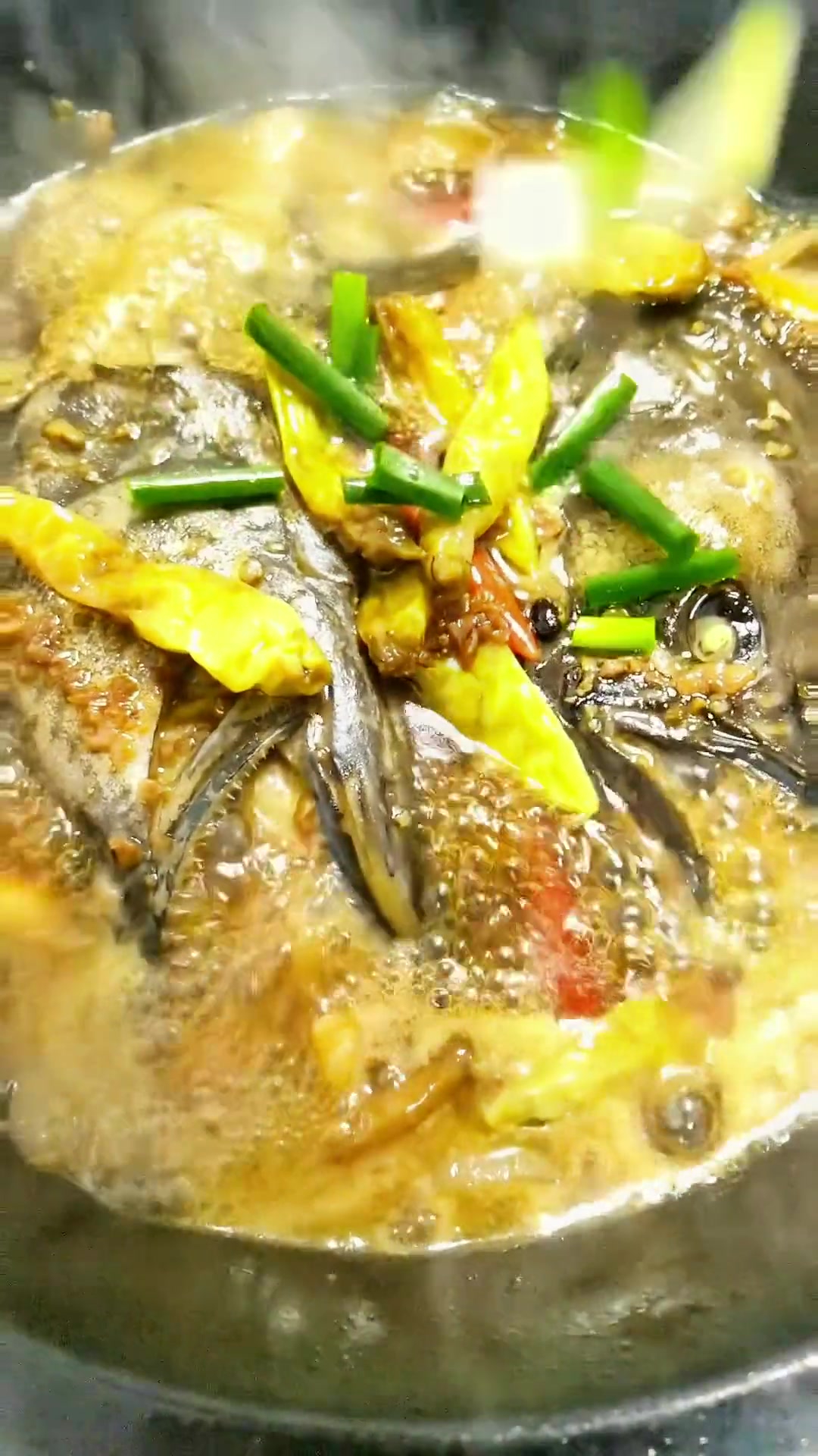 这样做碟鱼头，鲜香辣爽酱香浓，米饭能炫三碗