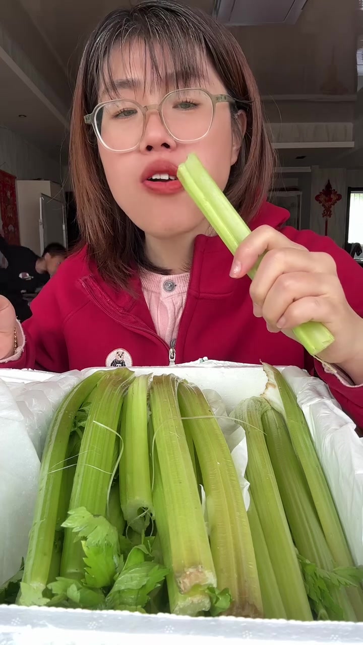 最近超火的水果芹菜真的好吃吗?不会是智商税吧