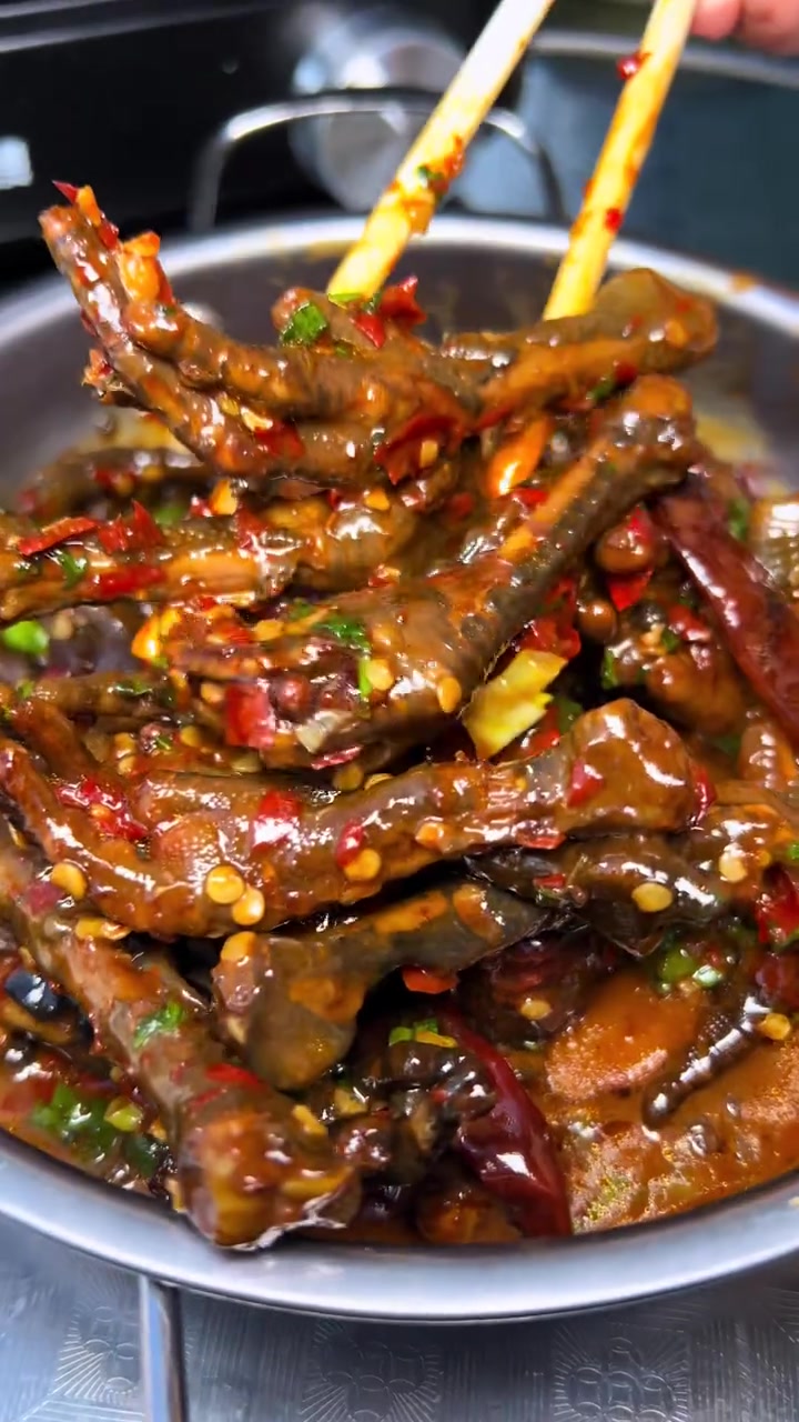 这一口又臭又香的臭豆腐火锅有谁不爱啊?