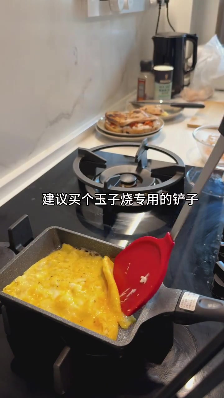 上海85后打工人家庭周末早午餐:金枪鱼泡菜蛋卷