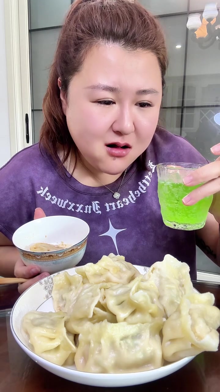 白菜肉大蒸饺!