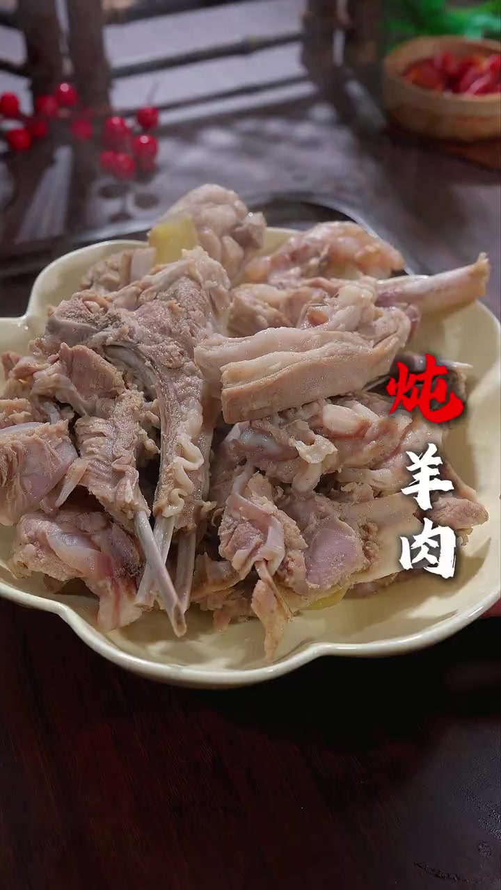 都知道我们河南的羊肉烩面好吃，可羊肉怎么炖，汤底怎么调，很多人都不知道！