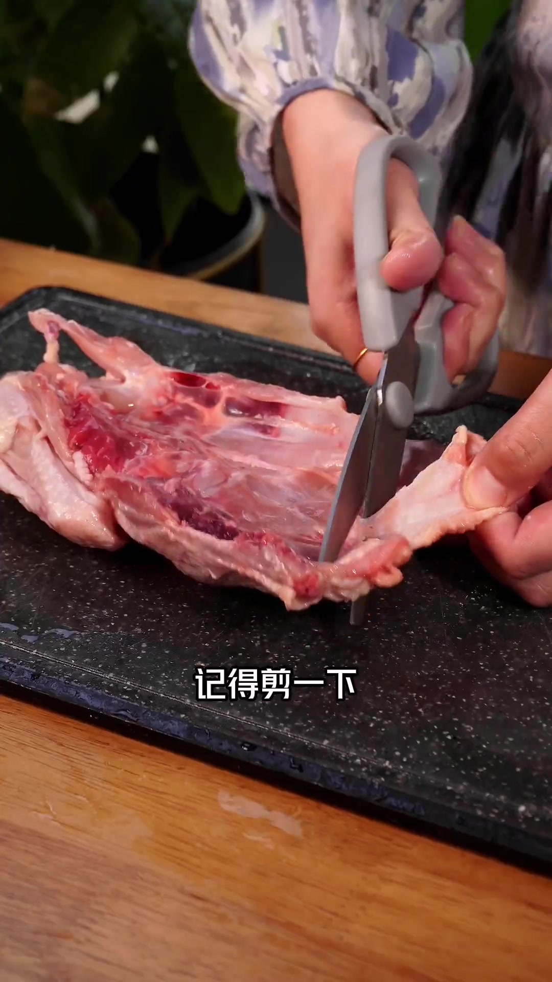 椰子鸡火锅味如夏日，清爽嫩滑似在海边