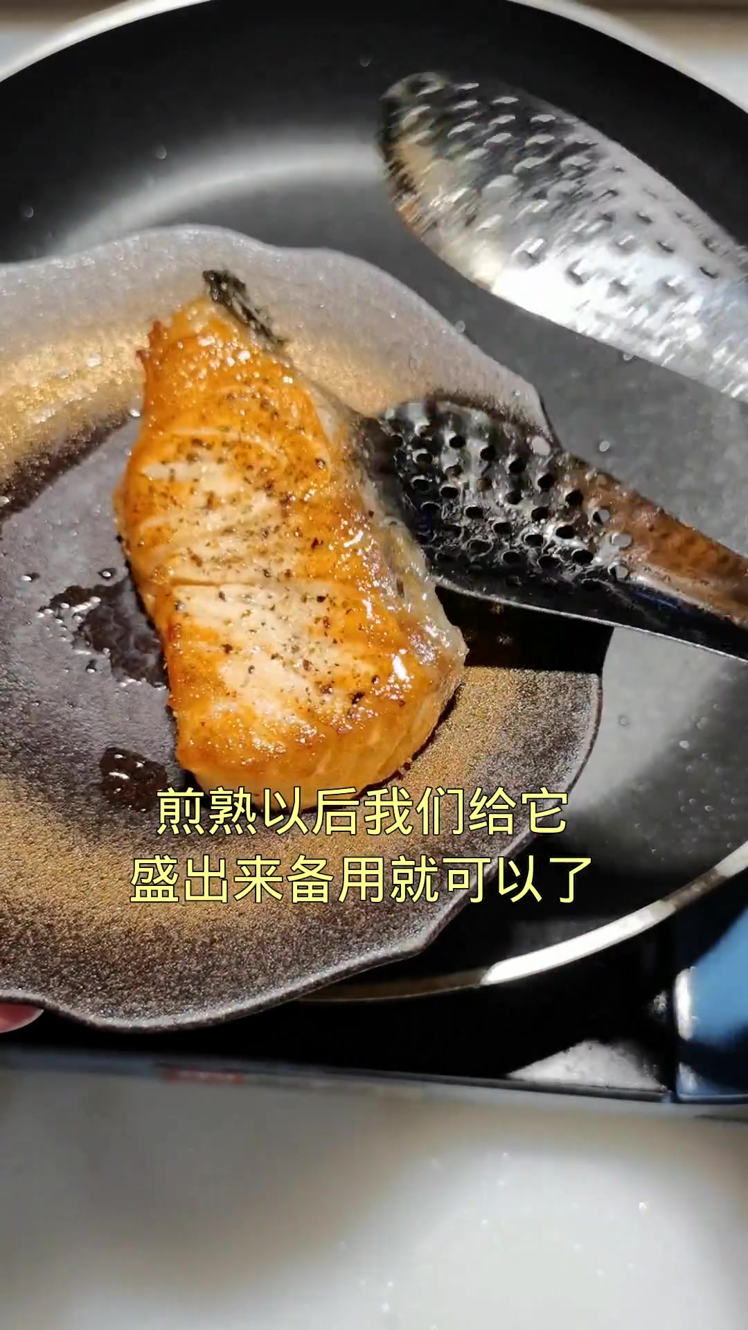 三文鱼牛油果沙拉做法详解,好吃好看有窍门