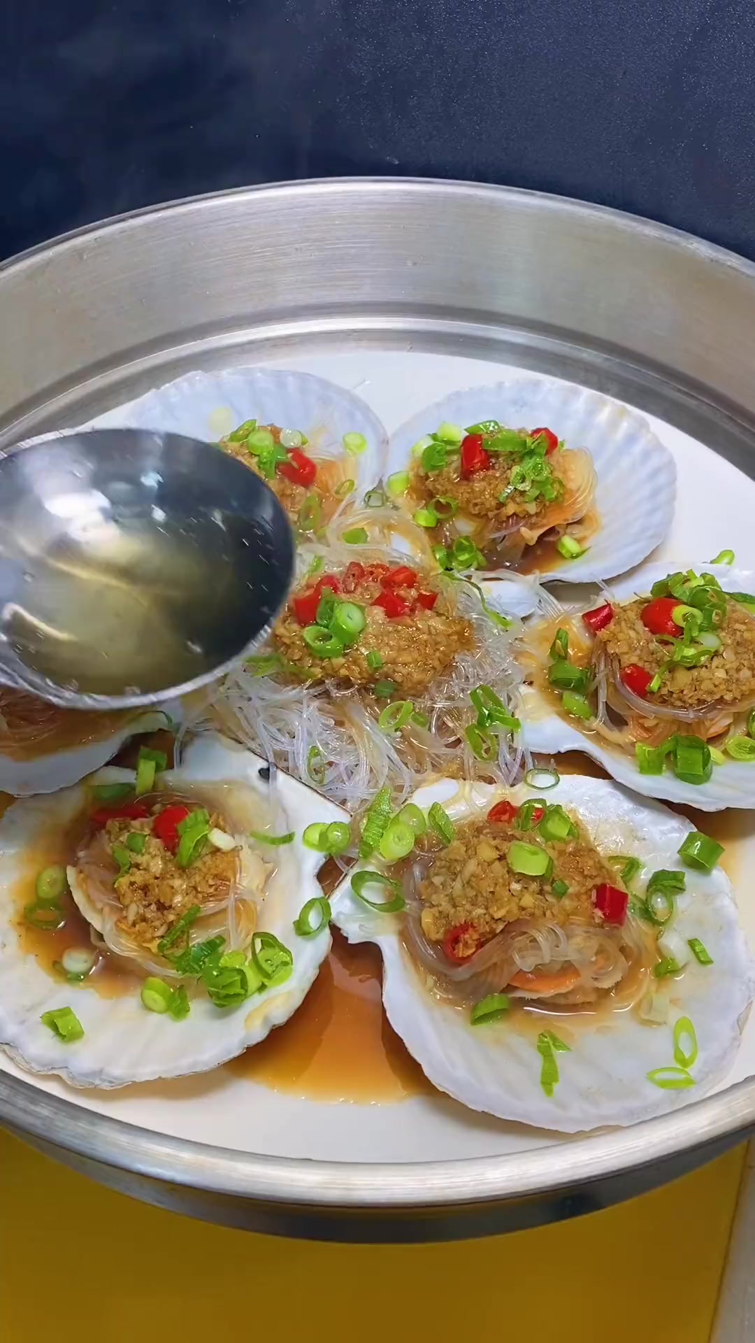 在家做蒜蓉粉丝蒸扇贝几分钟口感最佳?