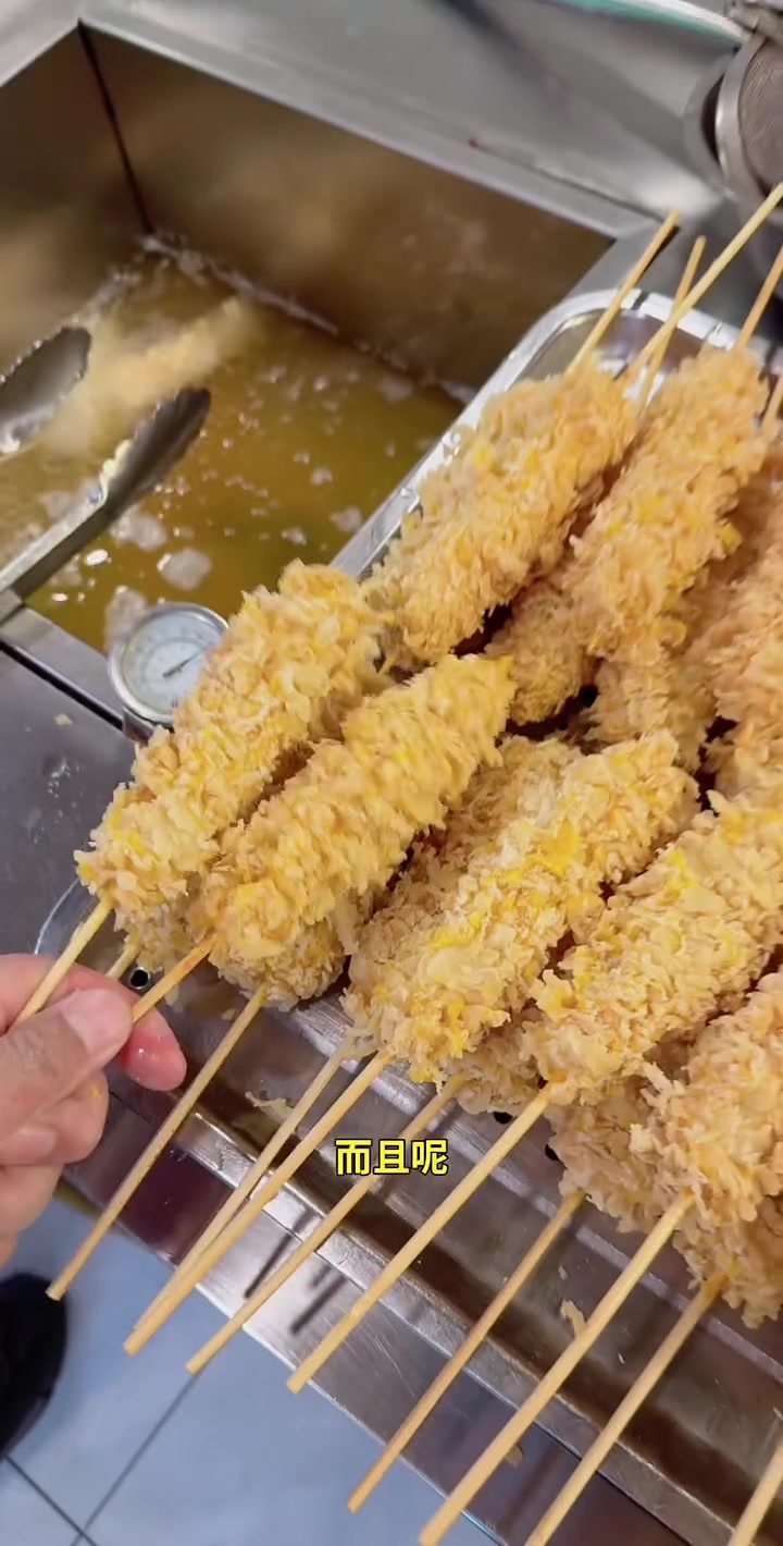 炸串界“六边形战士”串品,藏鲜嫩鸡肉,似儿时味