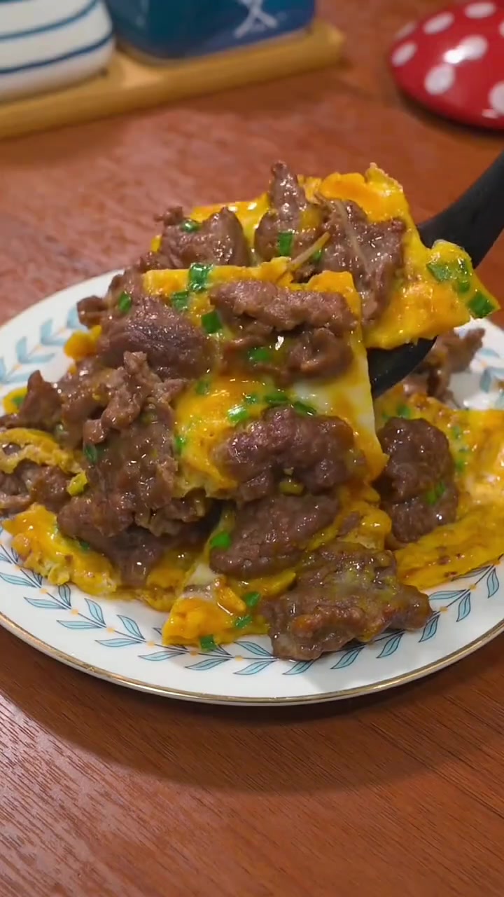 扒牛肉和鸡蛋这样做好吃到爆!
