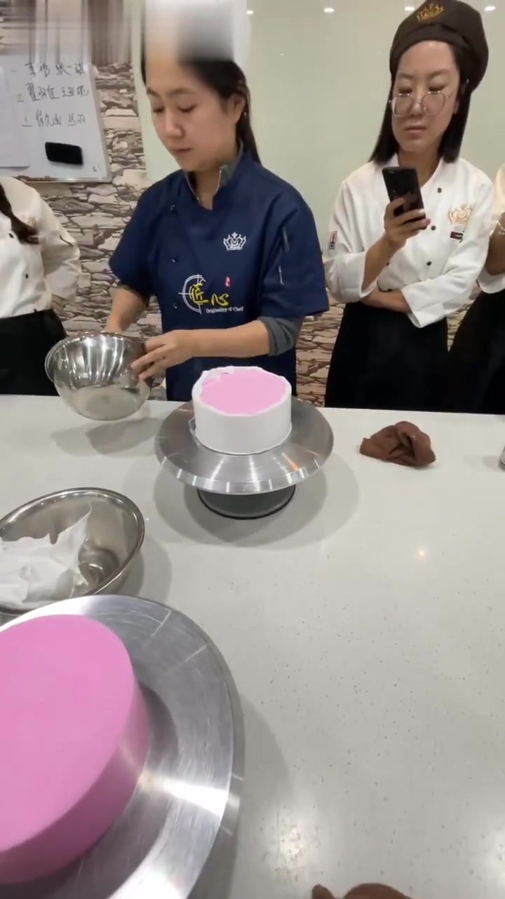 蛋糕抹面基础之蛋糕直抹胚!