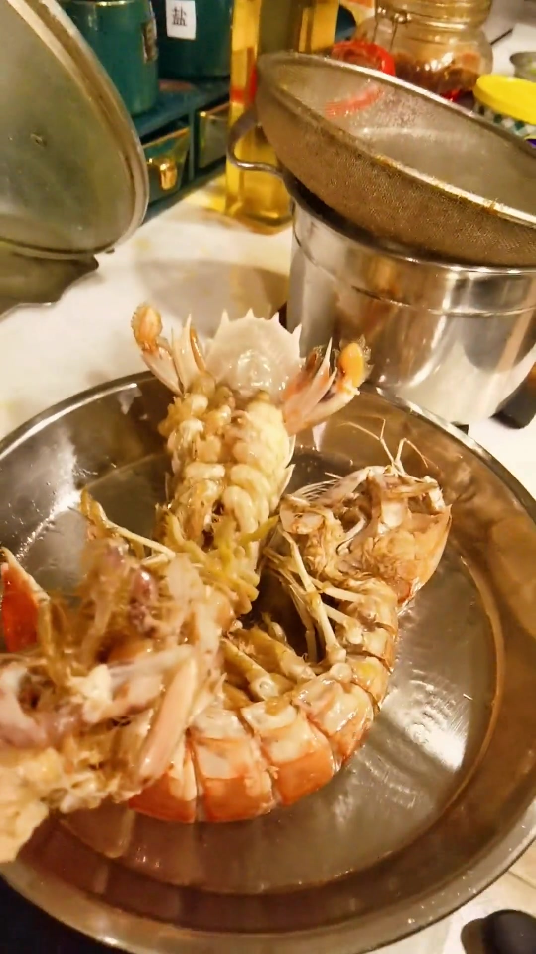 今天亲自下厨,做给我脸还长的椒盐濑尿虾