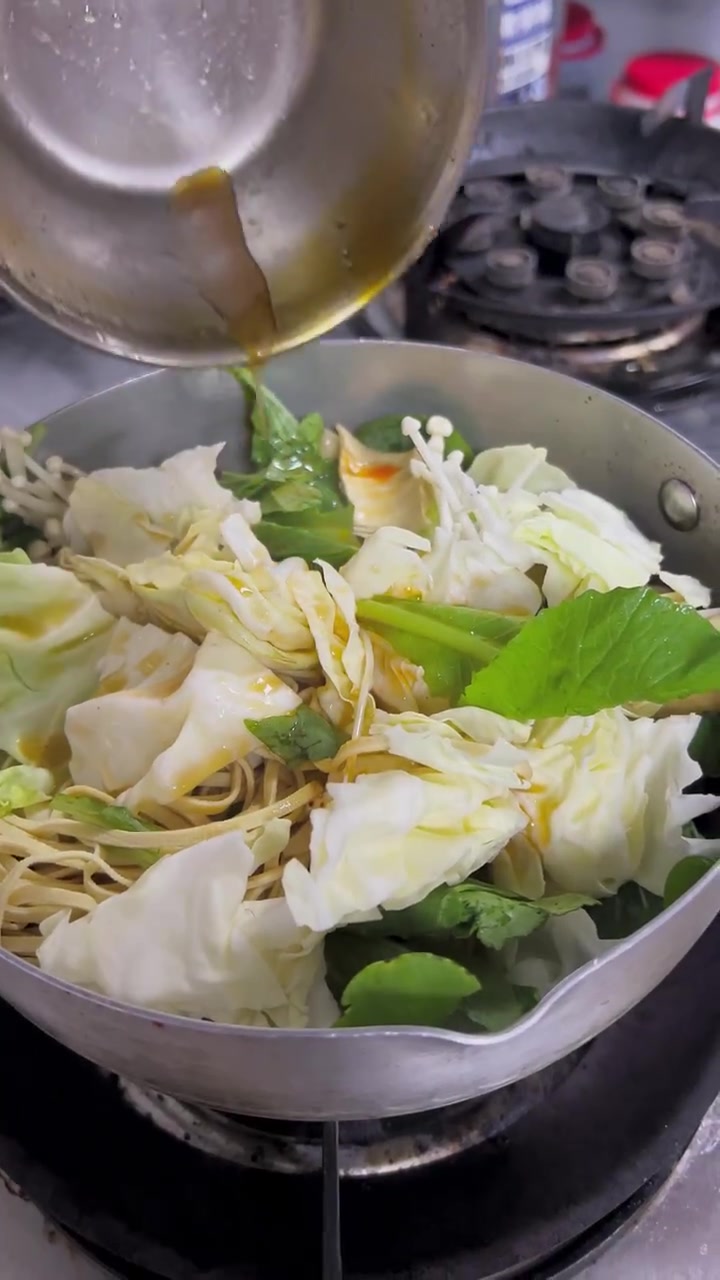 沈阳红油老式麻辣烫教程好吃到嗦手指!