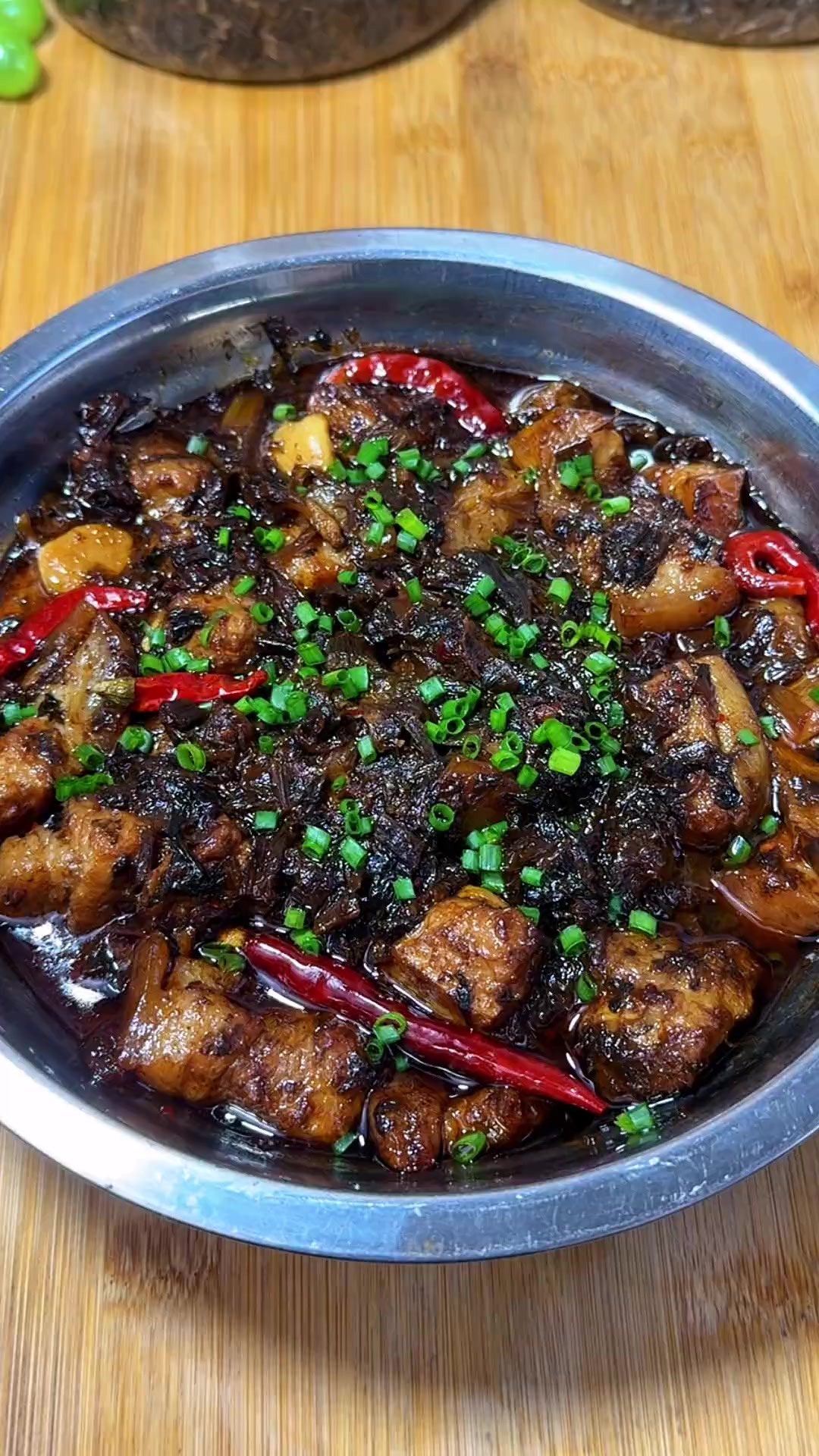 高压锅版梅干菜蒸五花肉做法简单还巨好吃!