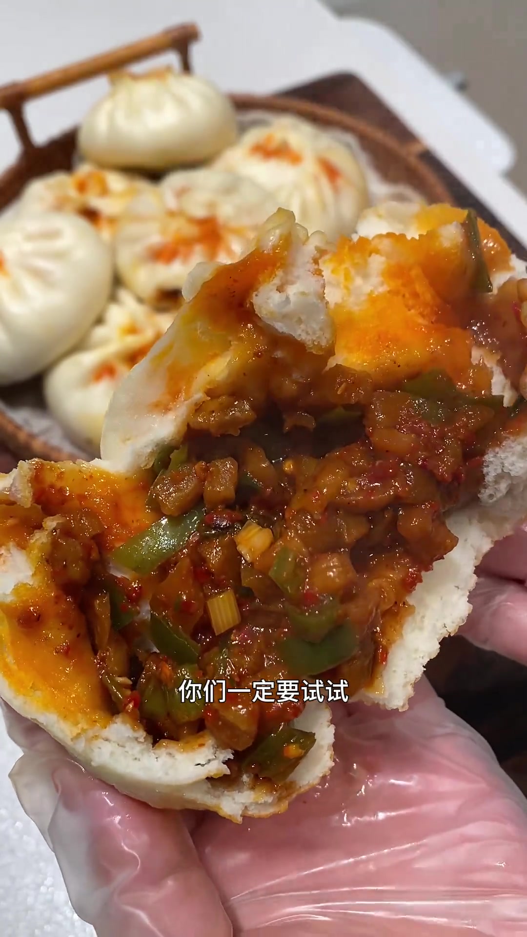 青椒茄子包子嘎嘎好吃啊，比肉包子还香