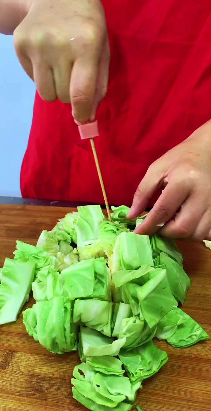 教大家炸串类青菜的串制方法