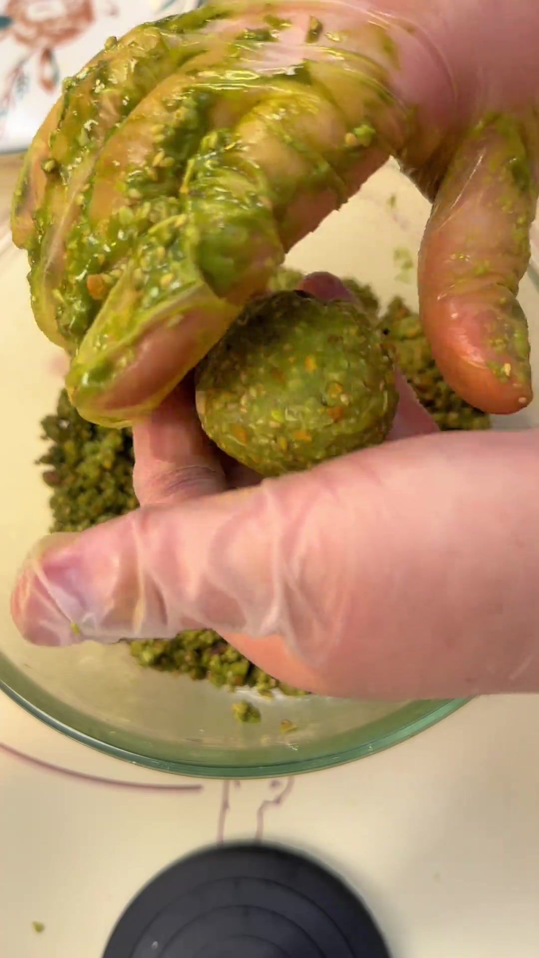 中秋必吃！皮馅皆酥到掉渣的开心果霸霸月饼