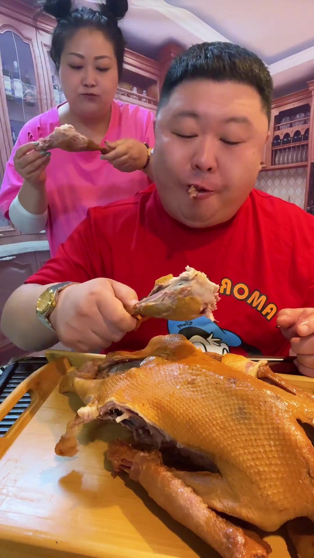 东北大熏鹅，又名大烤鹅，古法秘制