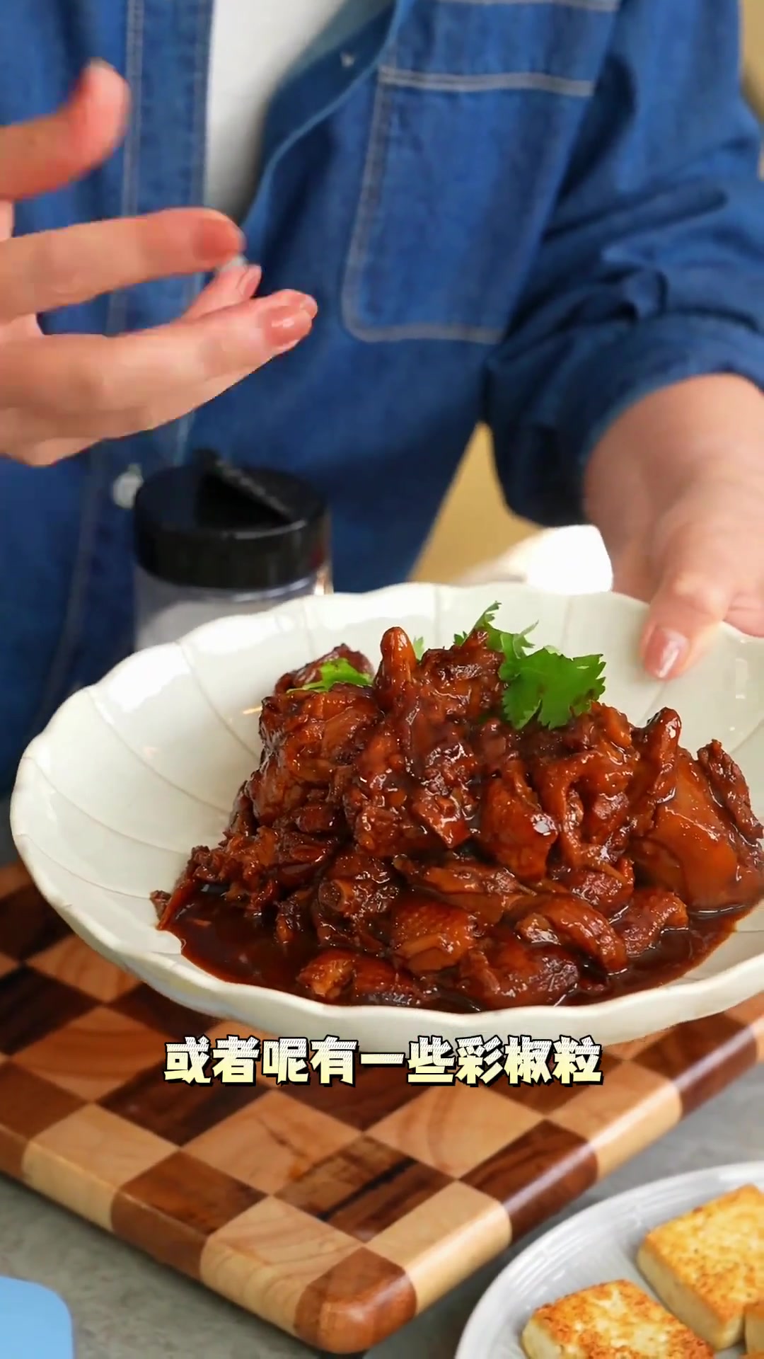 「黄焖鸭」要想鸭肉不腥，这2步必不可少~肉质鲜嫩入味，汤汁浓郁下饭，太香了！