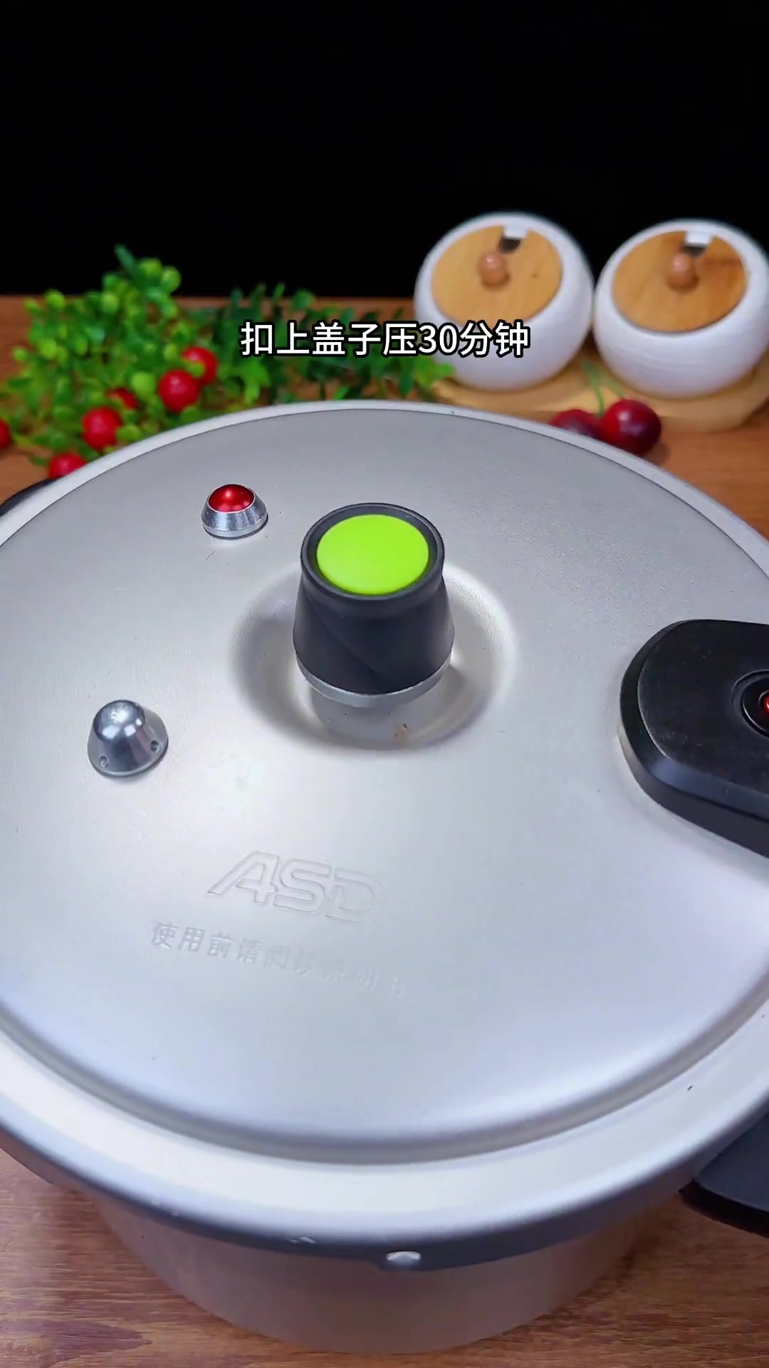 有土鸡土鸭土猪肉，这样做不浪费，不加一滴水