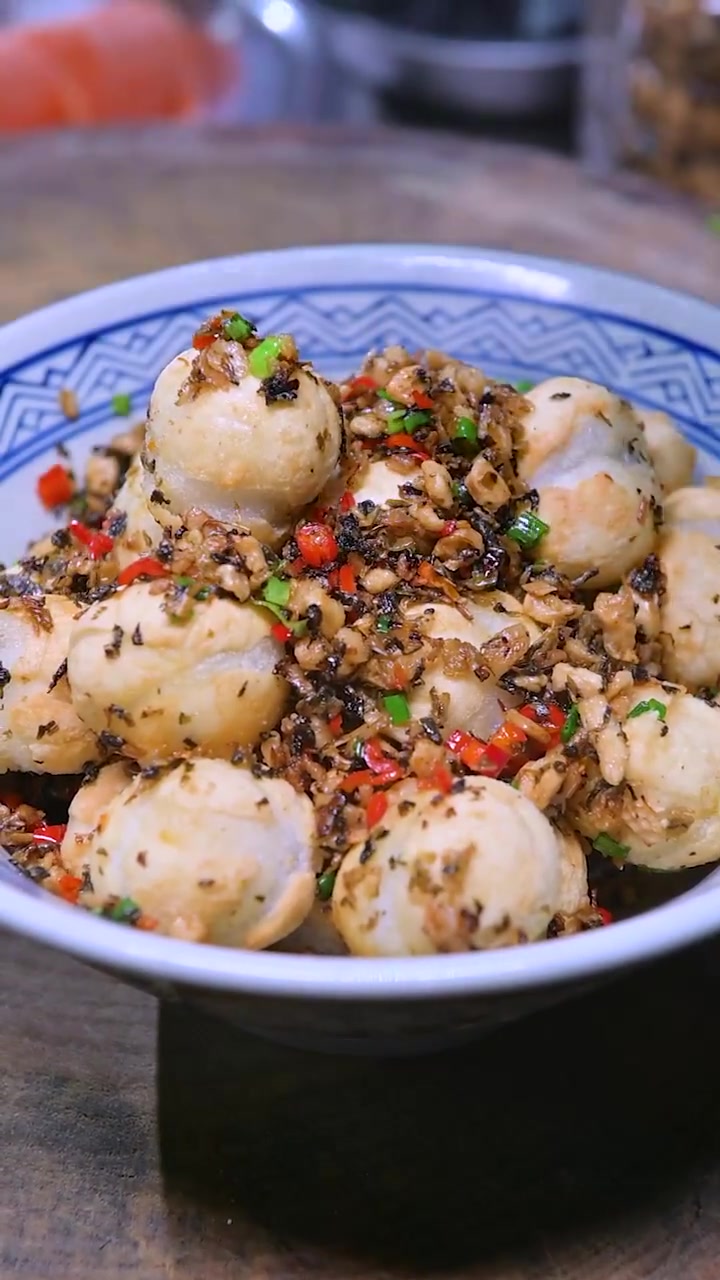 汤圆不止能煮,教你酸菜炒汤圆的做法