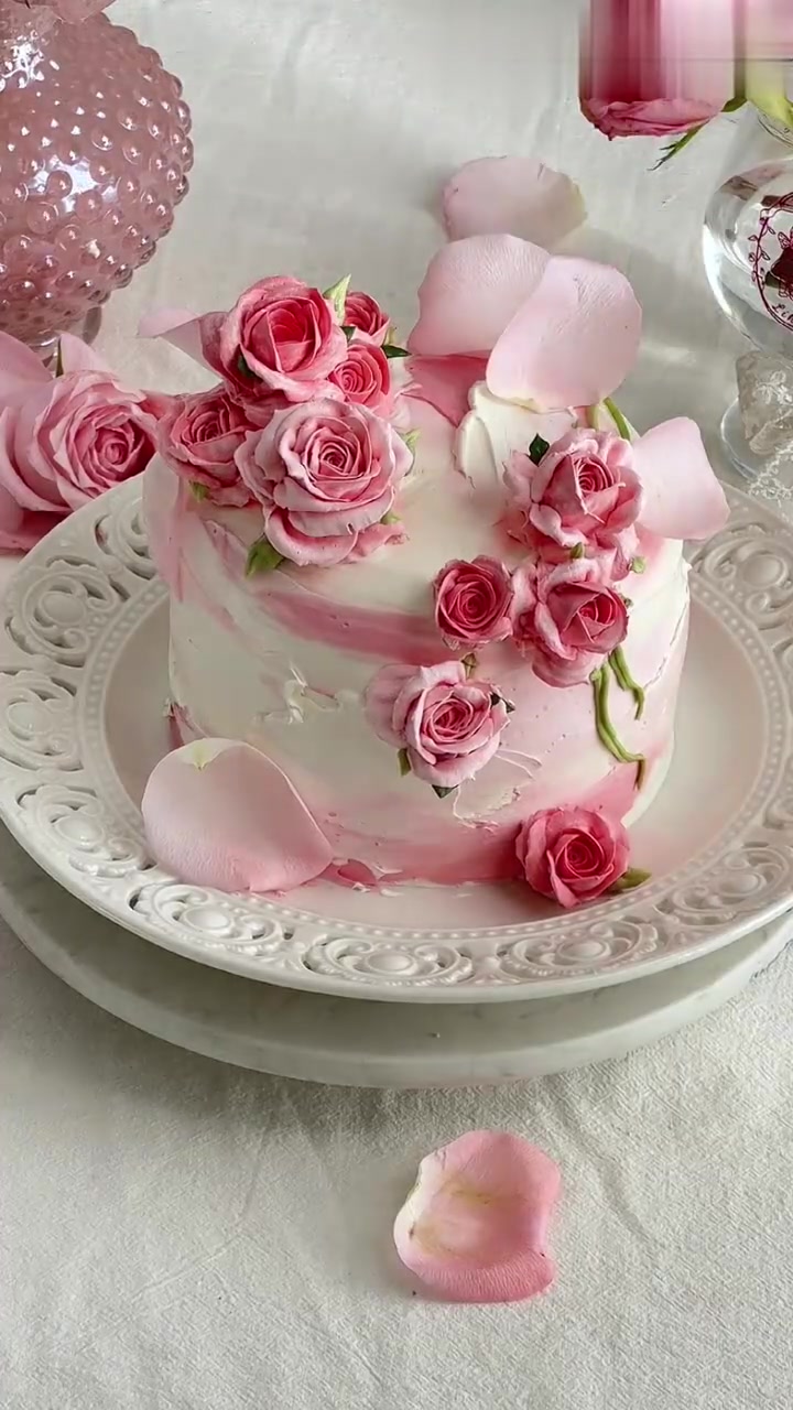 温柔感十足～轻油画风粉玫瑰裱花蛋糕