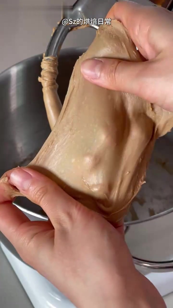 咖啡生吐司教程:厨师机打高含水量面团