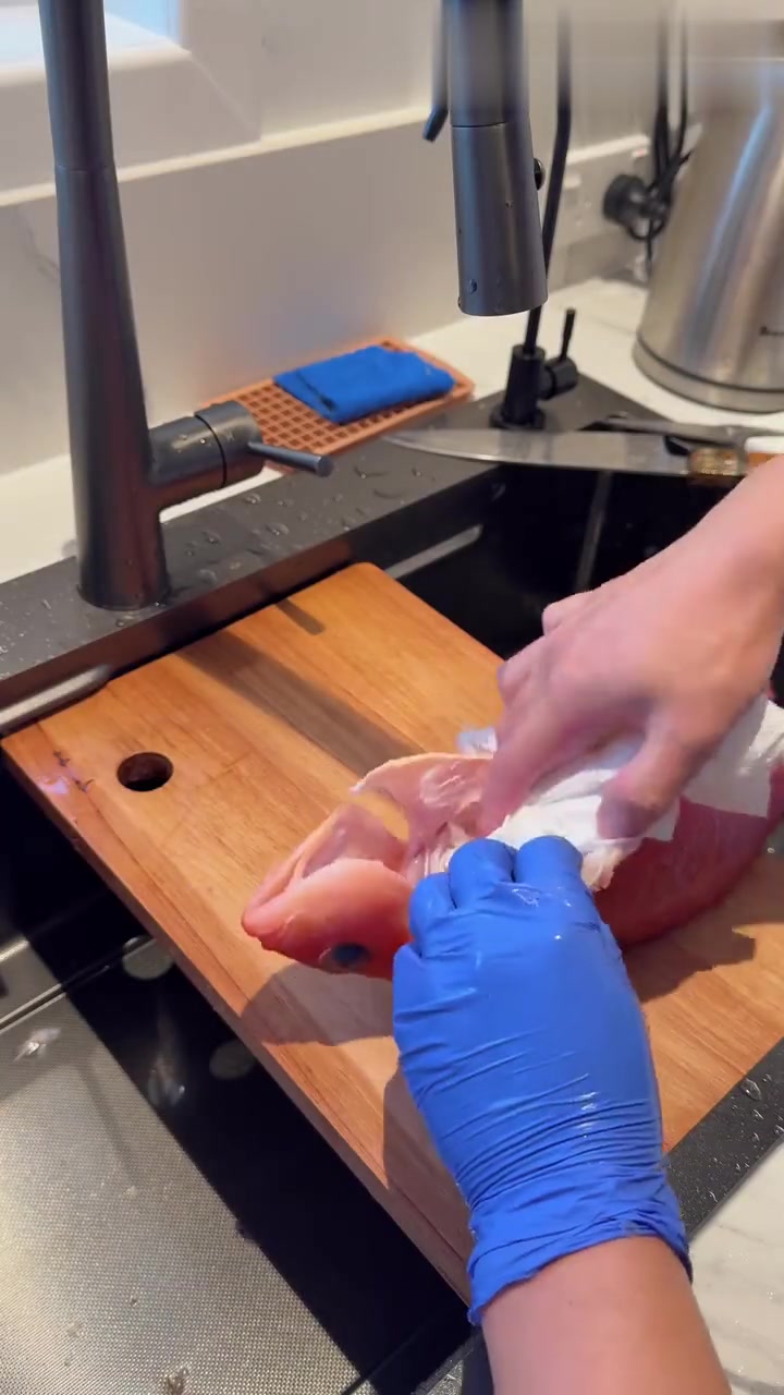 美国留子飞新西兰给粉丝教熟成鱼做饭