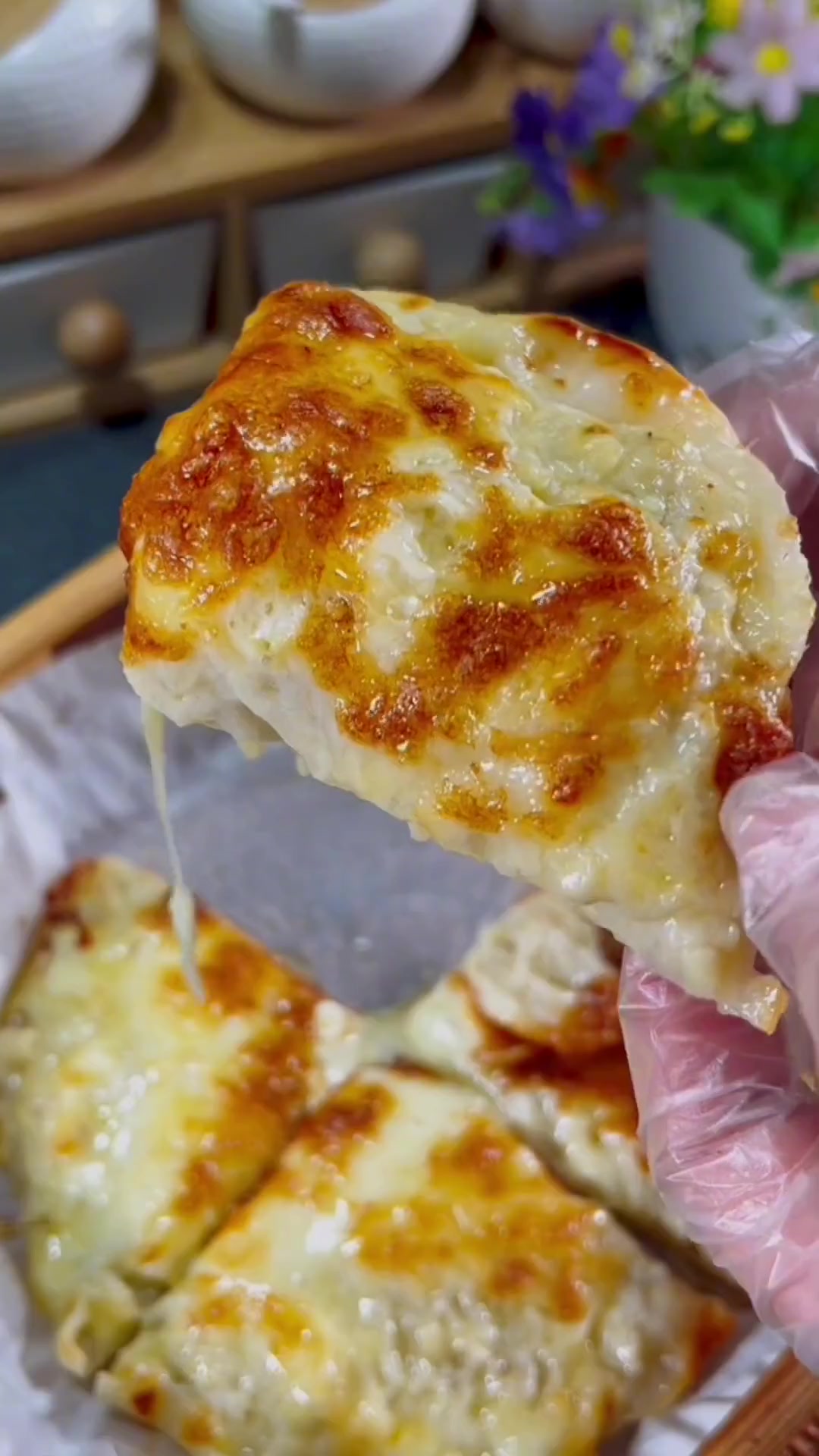 在家自制香甜拉丝榴莲披萨的超简单做法