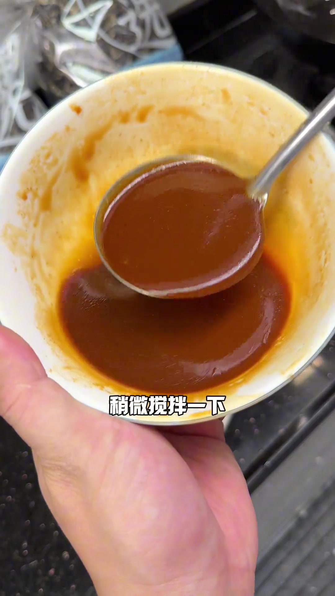 老人小孩都爱的木耳炒肉丝，做法简单不难