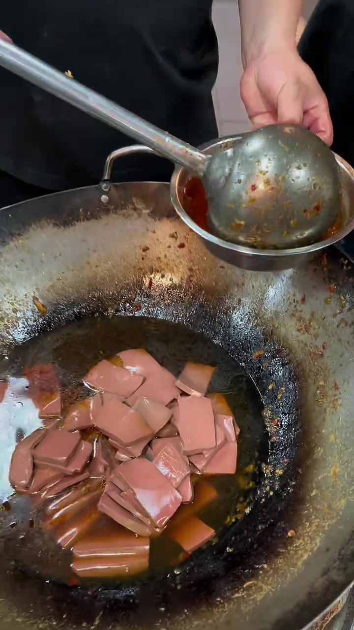 热卤蒜蓉鸭血做法简单,利润高达200%!