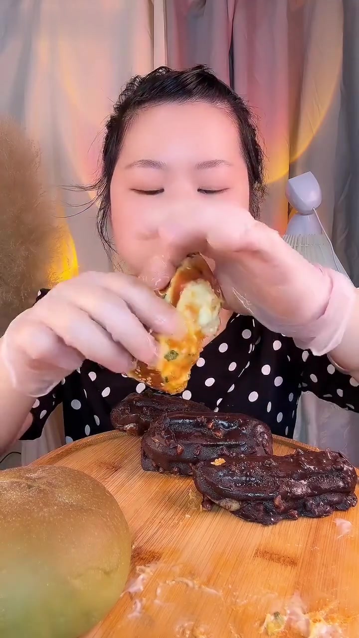 香葱肉粉松小贝等酱多多面包