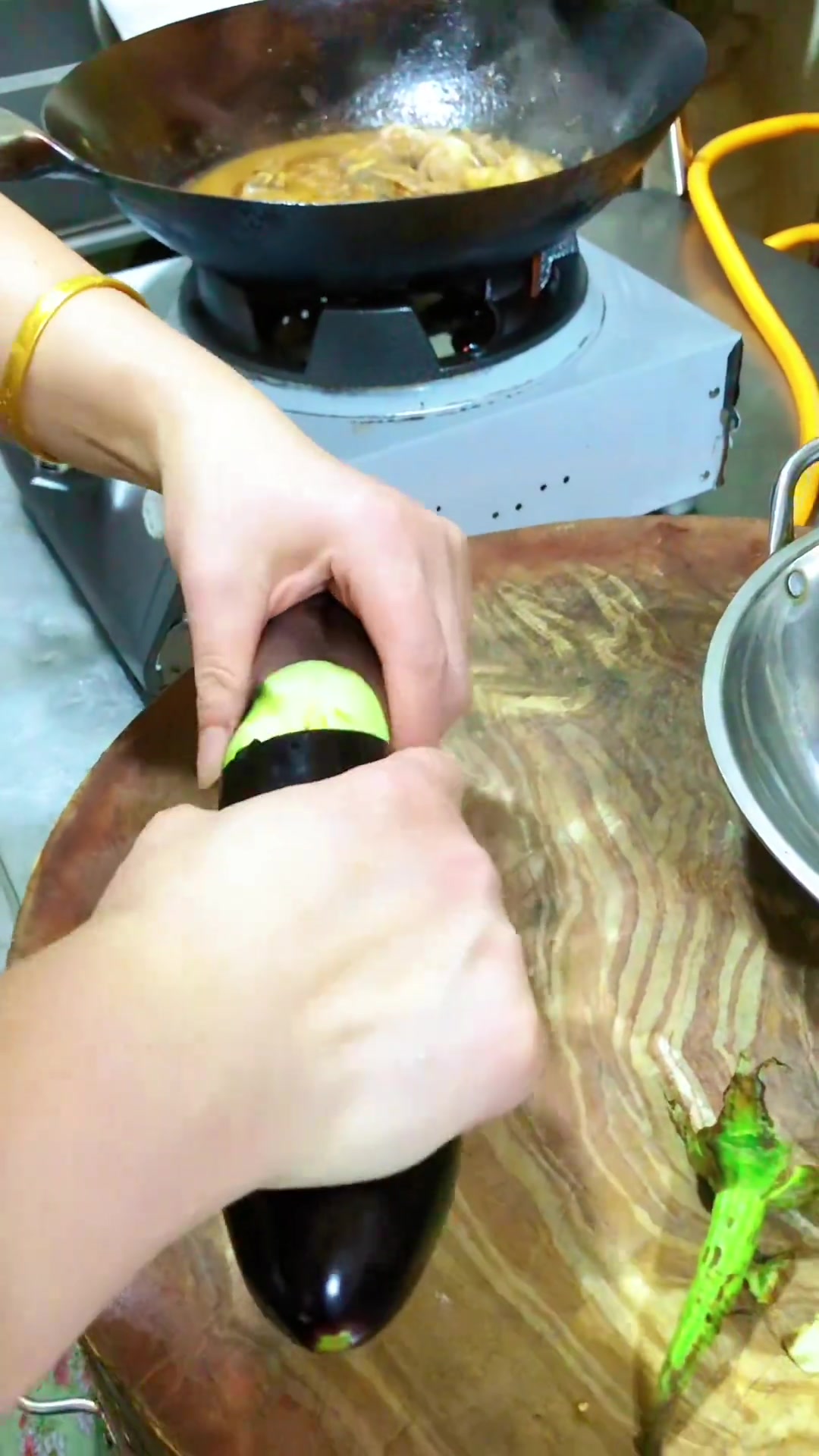 嘎鱼焖茄子做法大揭秘鲜嫩紧实超好吃