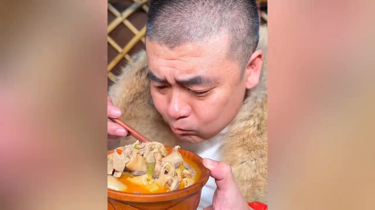 热气腾腾羊杂汤，好喝到爆，尽享味蕾盛宴！