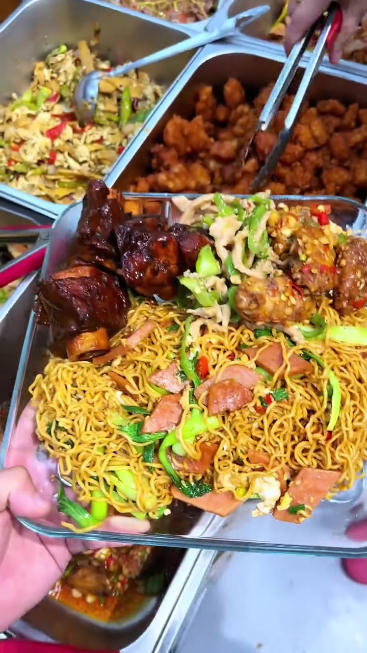 终于找到黄姐为什么给我打这么多饭的原因了