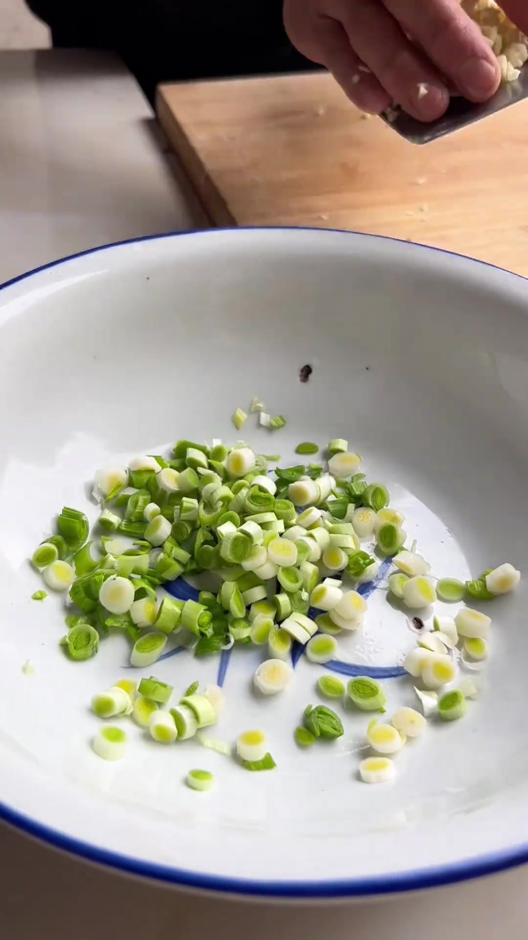 家常凉拌大头萝卜,好吃下饭,口感嘎嘣脆