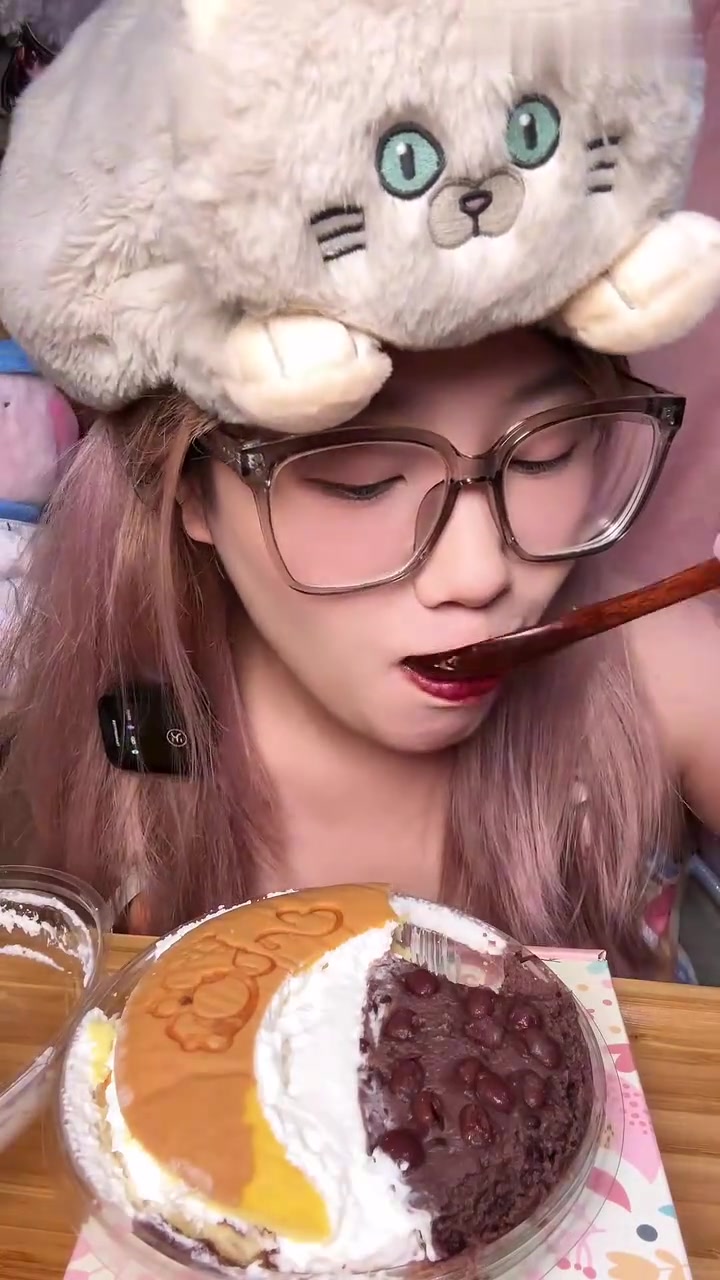 这个榴莲蛋糕真的好夸张啊!
