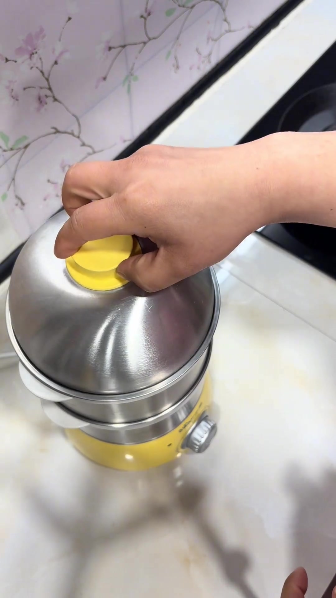 我个人觉得冷冻蔬菜很方便还有蒸米饭的问题我有没有说清楚呢?随时节买菜不仅便宜冷冻保存我能每