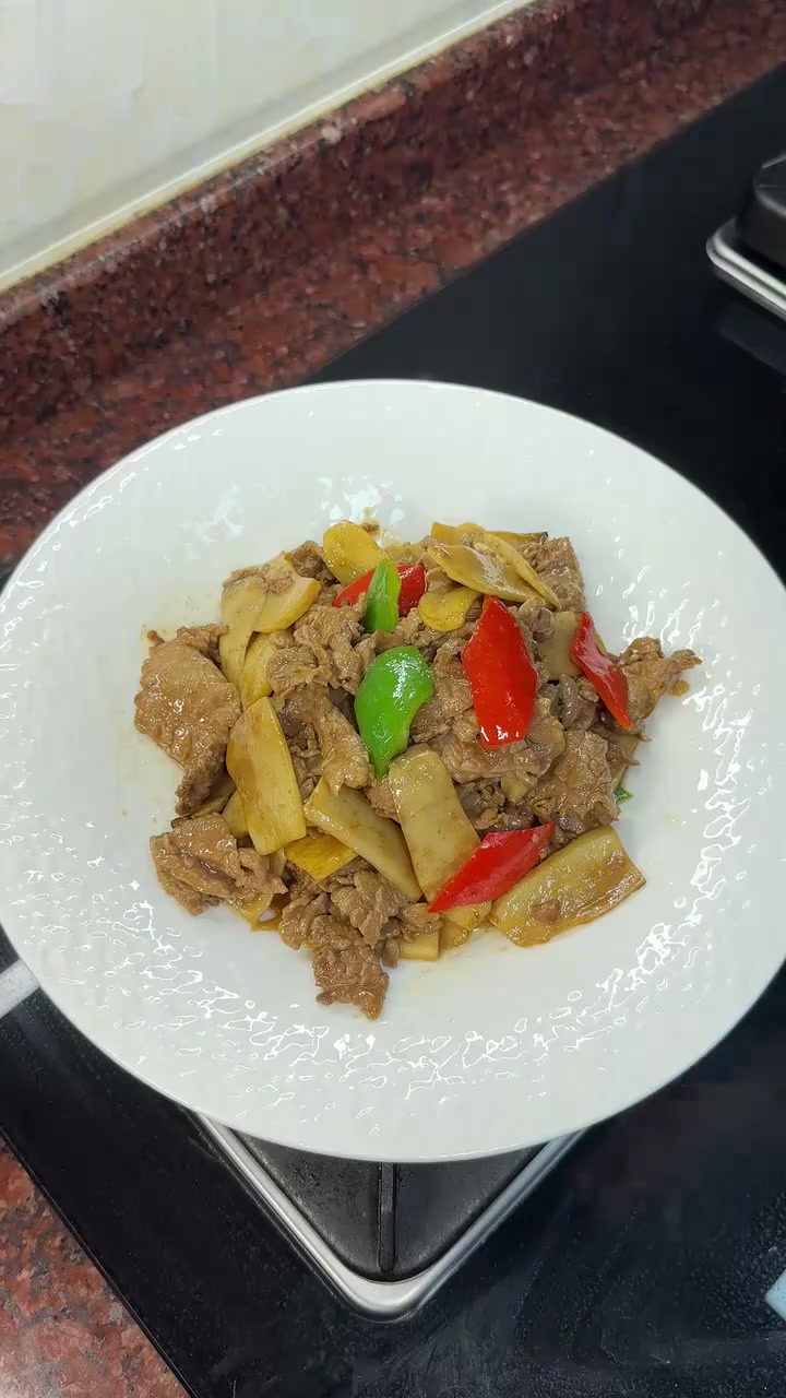 家里小孩超爱杏鲍菇炒牛肉,这道下饭家常菜