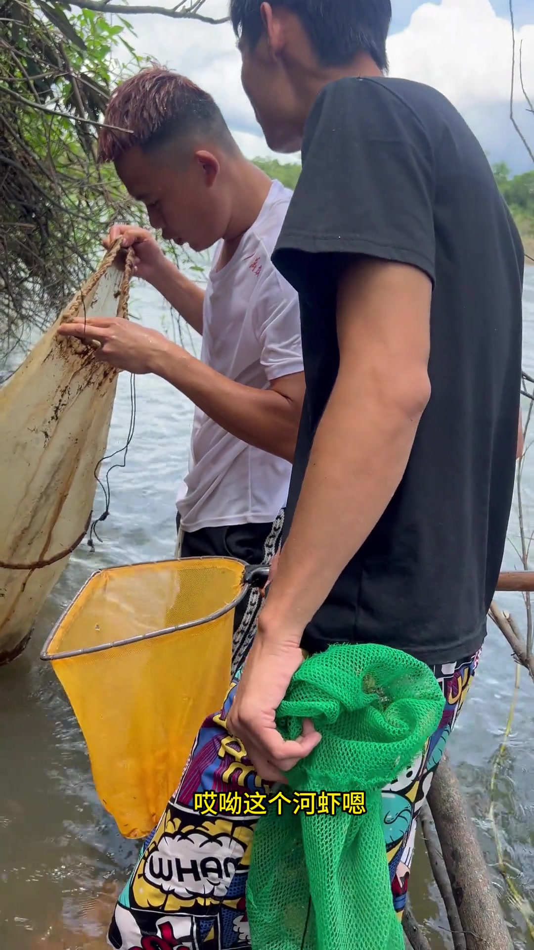 没想到地笼里面有最珍贵的淡水鱼！