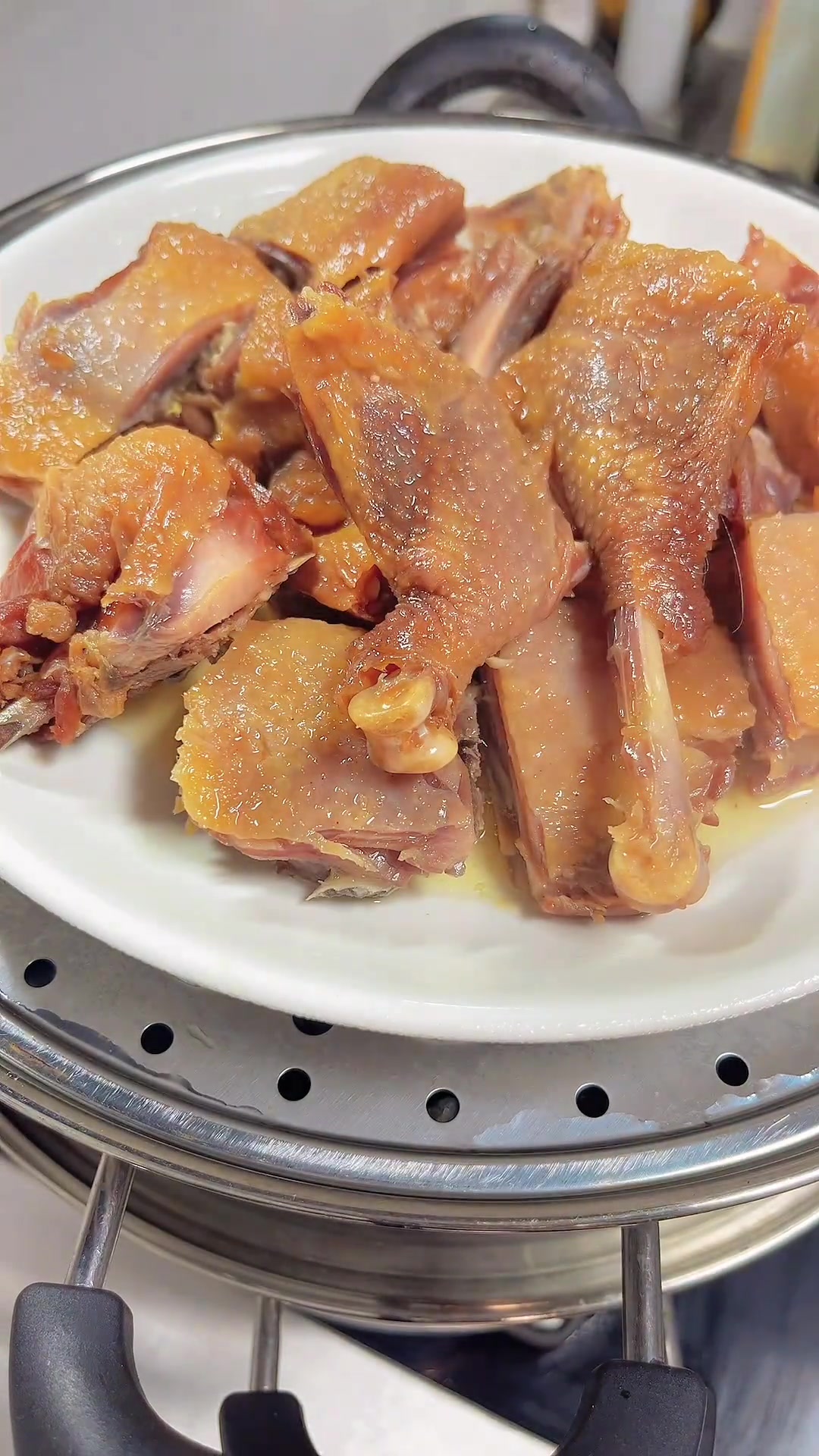 安利牛肉虾仁盖锅巴，超好吃，汤汁沾锅巴停不下来！