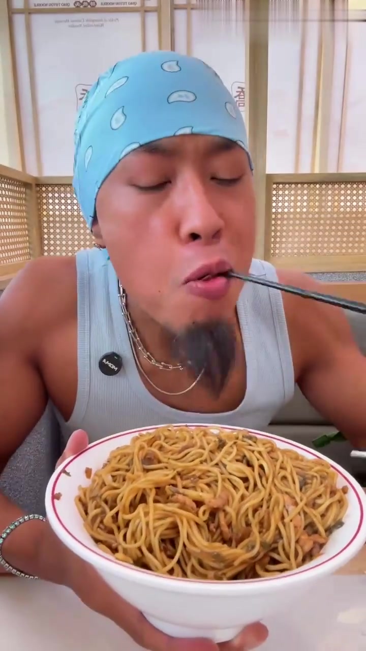 上海徐汇吃个嘉兴海盐的特色咸菜肉丝面