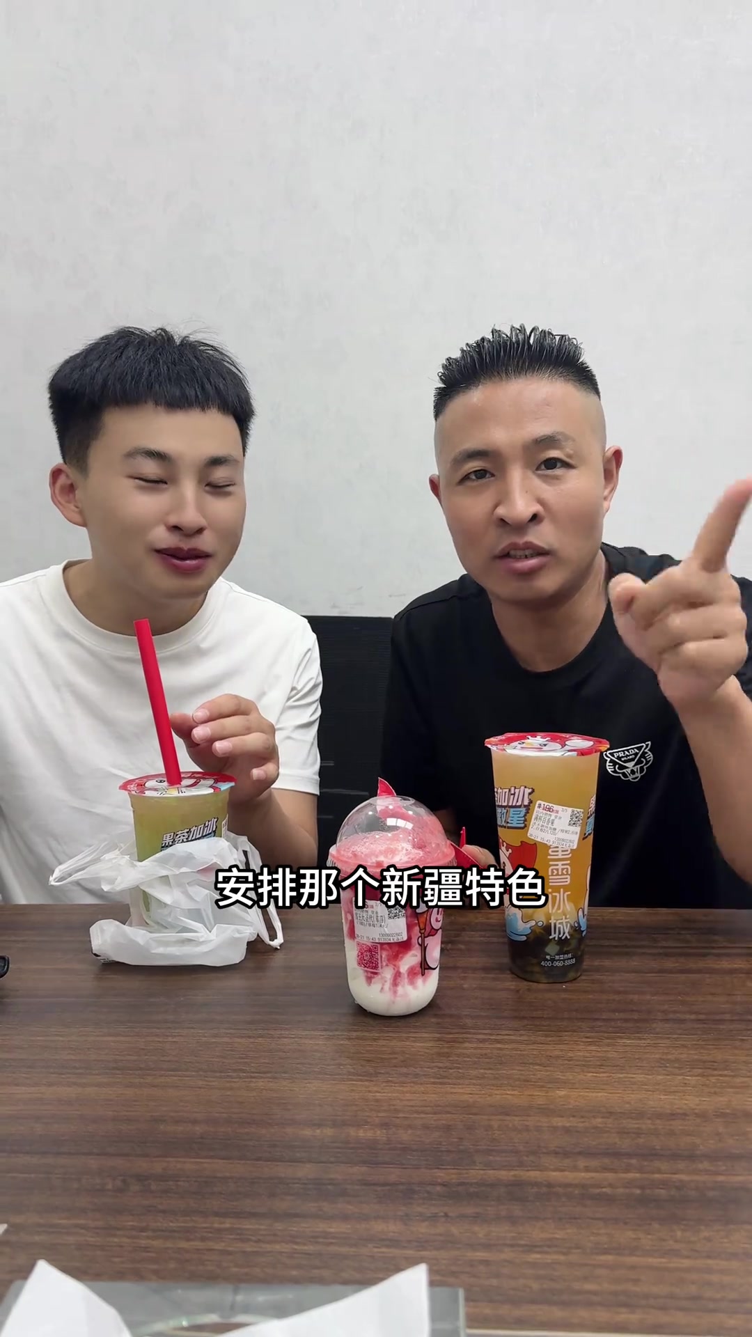 新疆特色美食大盘鸡与羊肉串