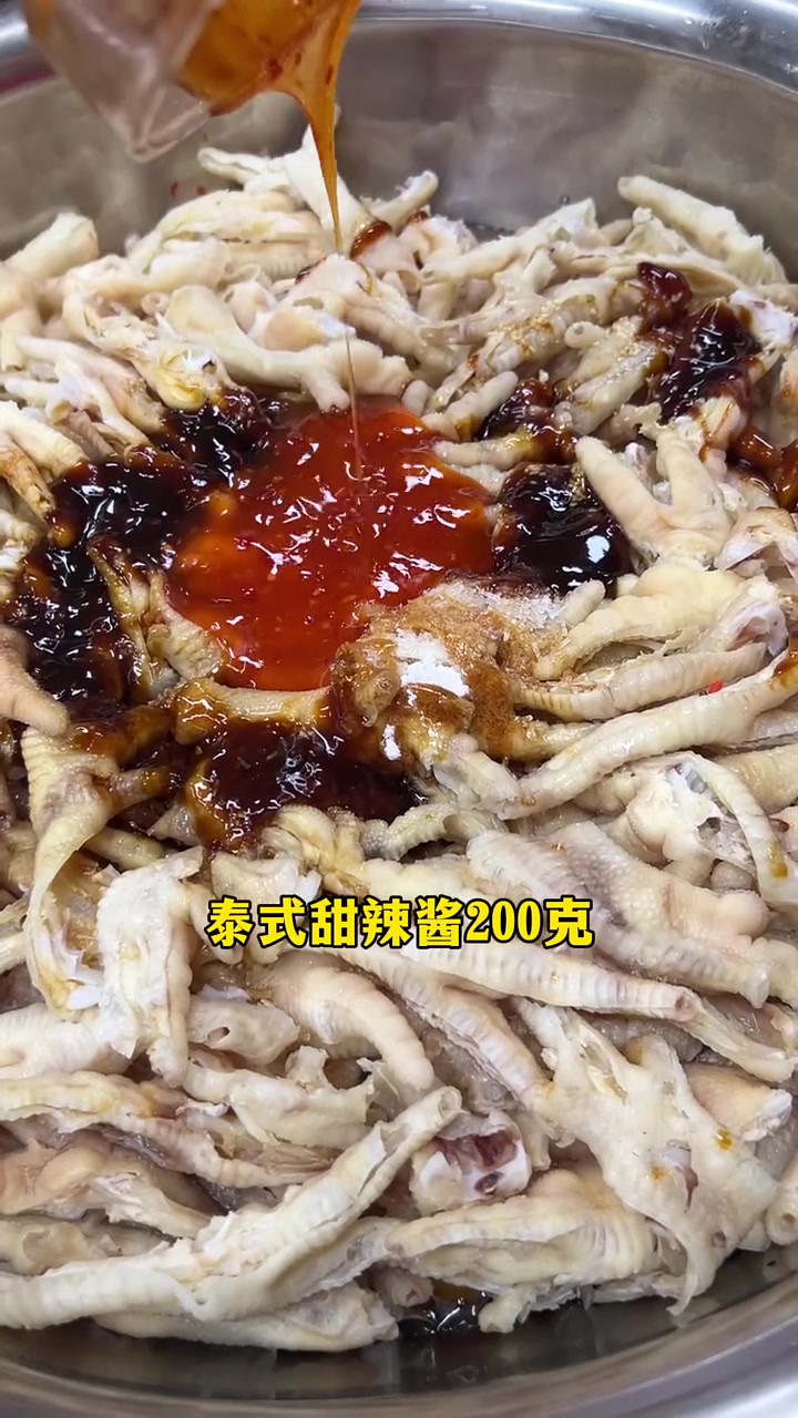 分享蒜香香辣无骨鸡爪,好吃到停不下来,快收藏