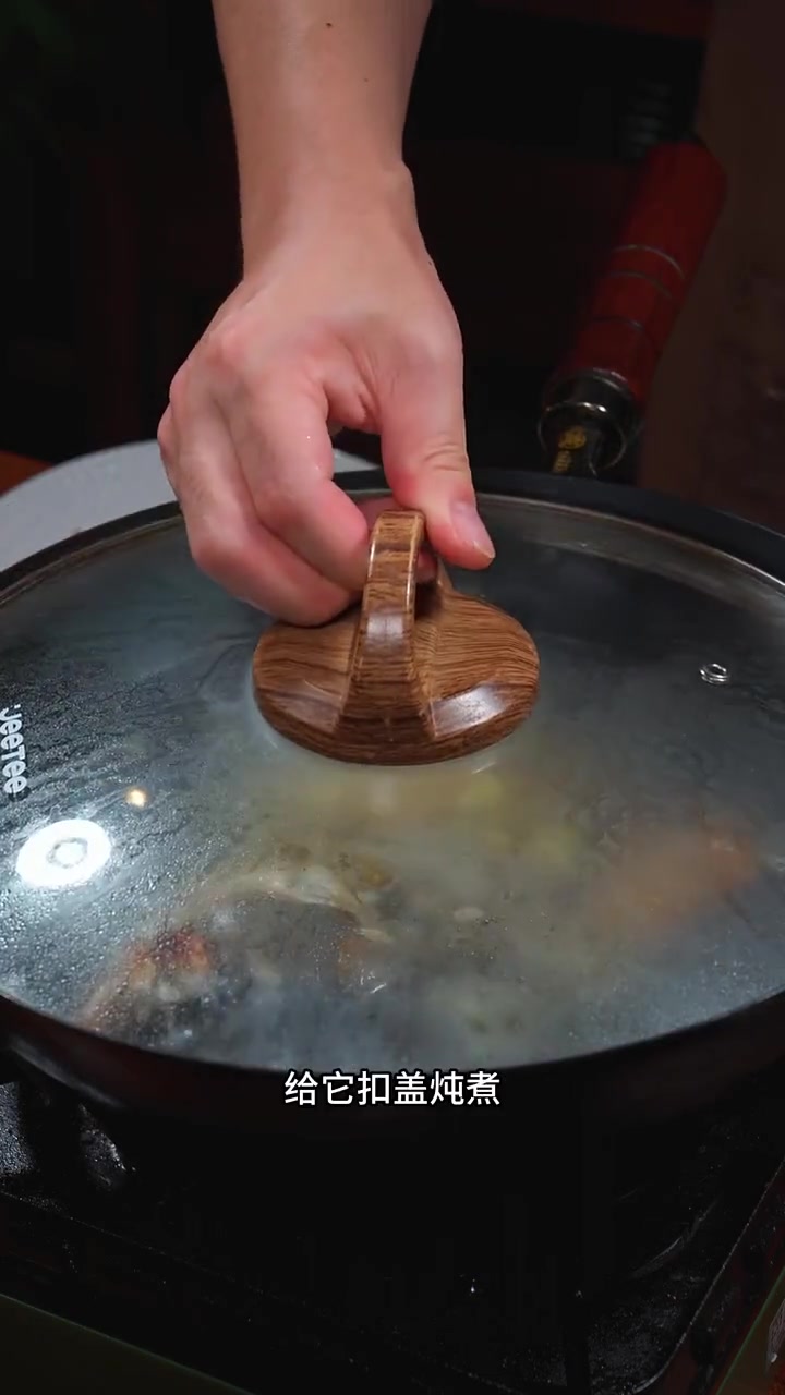 原来这样烧鱼头豆腐汤超鲜美，爱喝汤的快试试